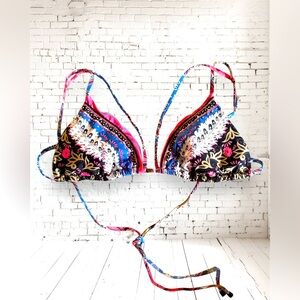 Women’s Large bikini top! 🫶🏻👙🩷